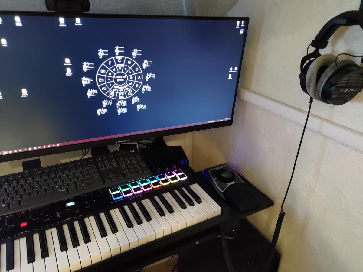 Graphic image of a simple home studio set-up